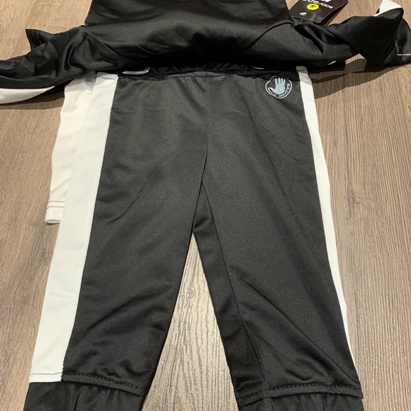 NWT. Baby boy 3 piece set size 12 months. Body glove. - Picture 3 of 3